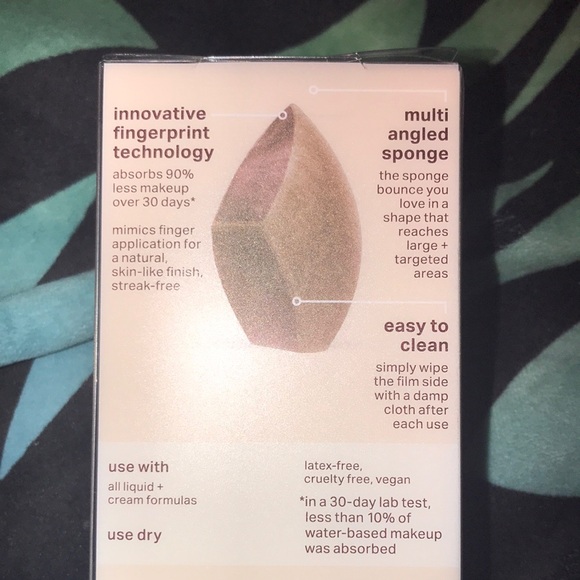 ✨🆕Brand New Item!Real Techniques Makeup Saver Sponge!Absorbs 90%Less Makeup!💜✨ - Picture 7 of 8